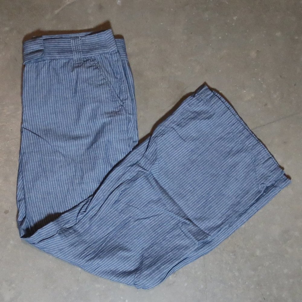 J Crew. Women's 8. Capris. Blue w/ White Stripes.